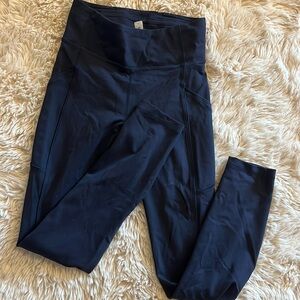 Lululemon Invigorate leggings size 4 in navy blue.